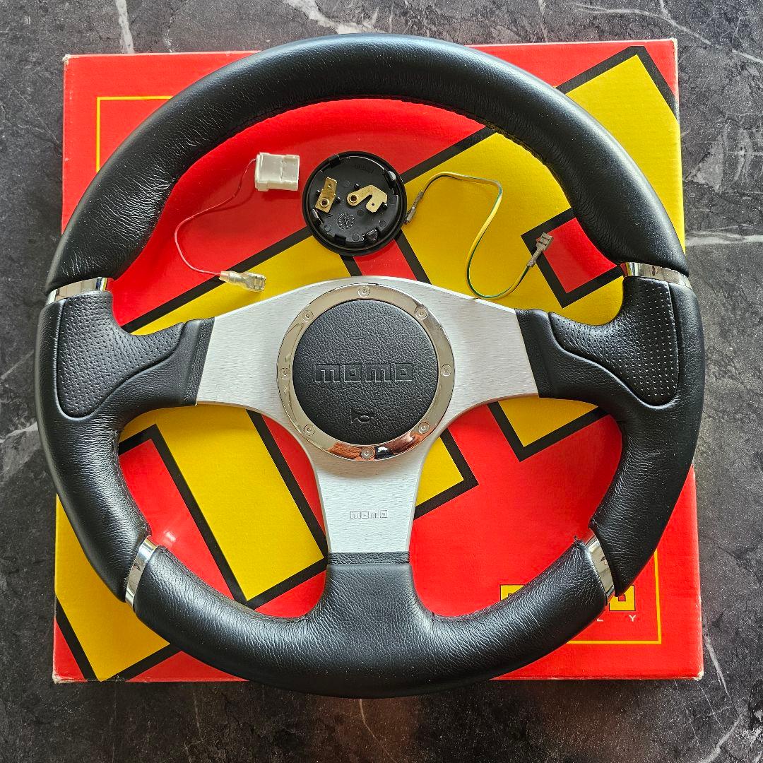 MOMO 　モモステアリング　MILLENIUM　ミレニアム　35パイ　M51