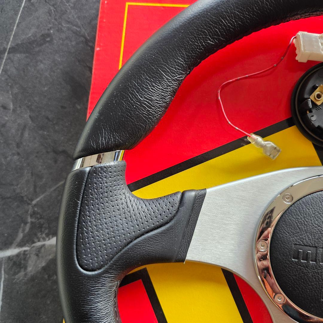 MOMO 　モモステアリング　MILLENIUM　ミレニアム　35パイ　M51