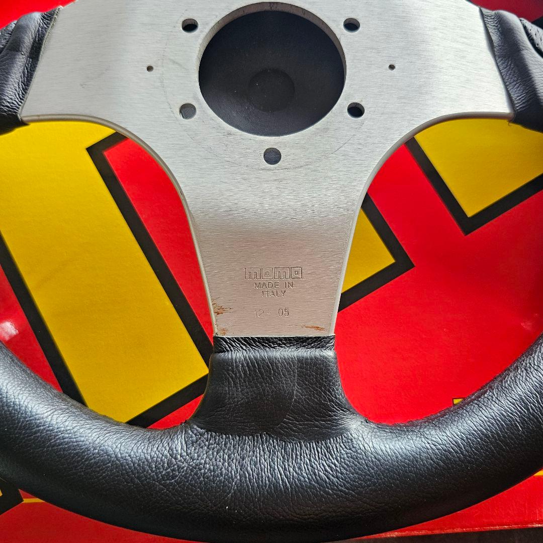 MOMO 　モモステアリング　MILLENIUM　ミレニアム　35パイ　M51