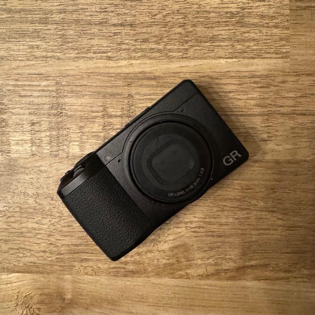 RICOH GR Ⅲ コンパクトデジタルカメラ ブ
