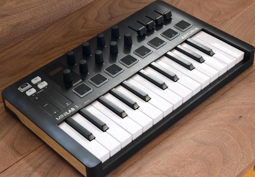 【極美品】ARTURIA MINILAB 3 MIDIキーボード（Black）