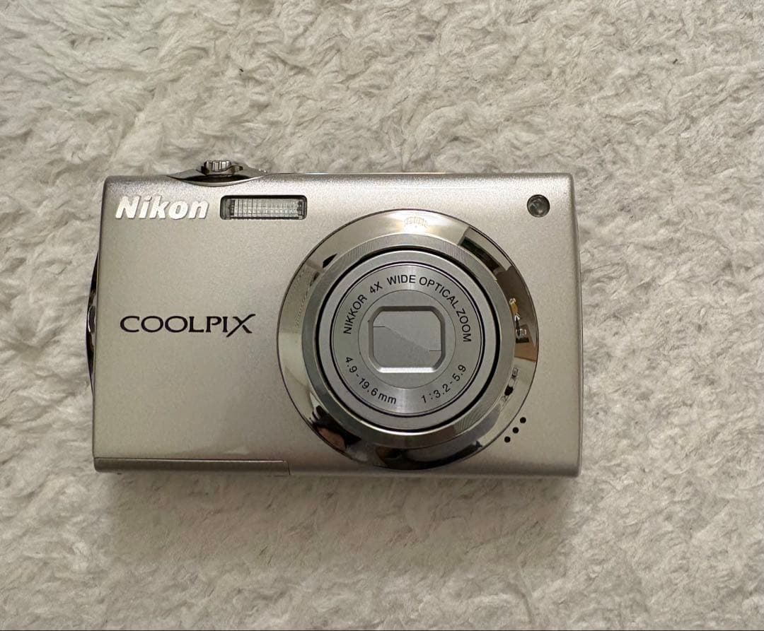 Nikon COOLPIX s4000シルバー