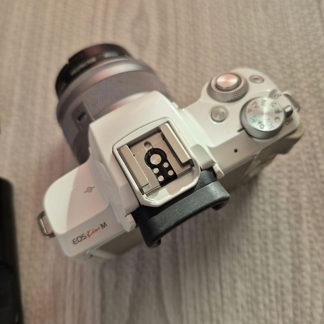 【動画撮影のみ可】Canon EOS Kiss M ホワイト 本体