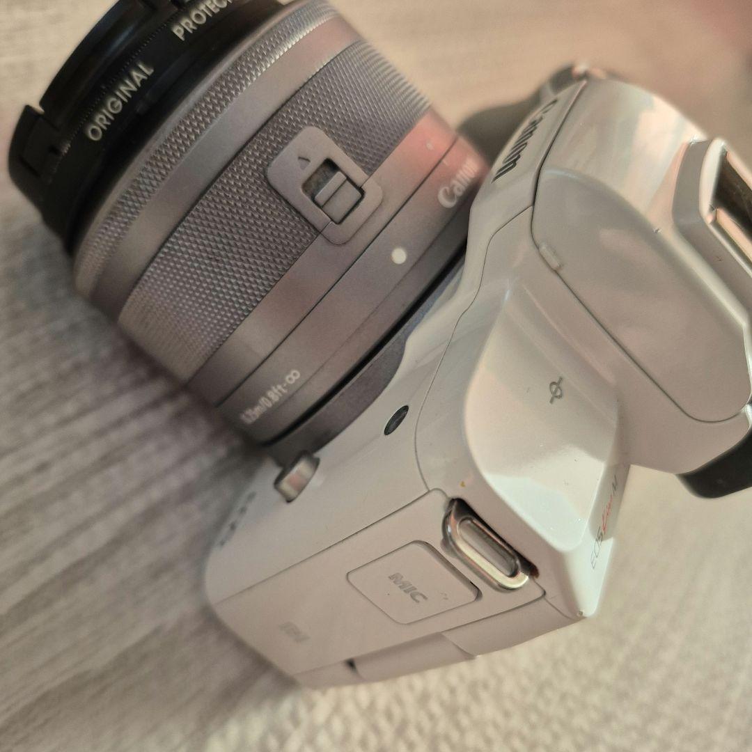 【動画撮影のみ可】Canon EOS Kiss M ホワイト 本体
