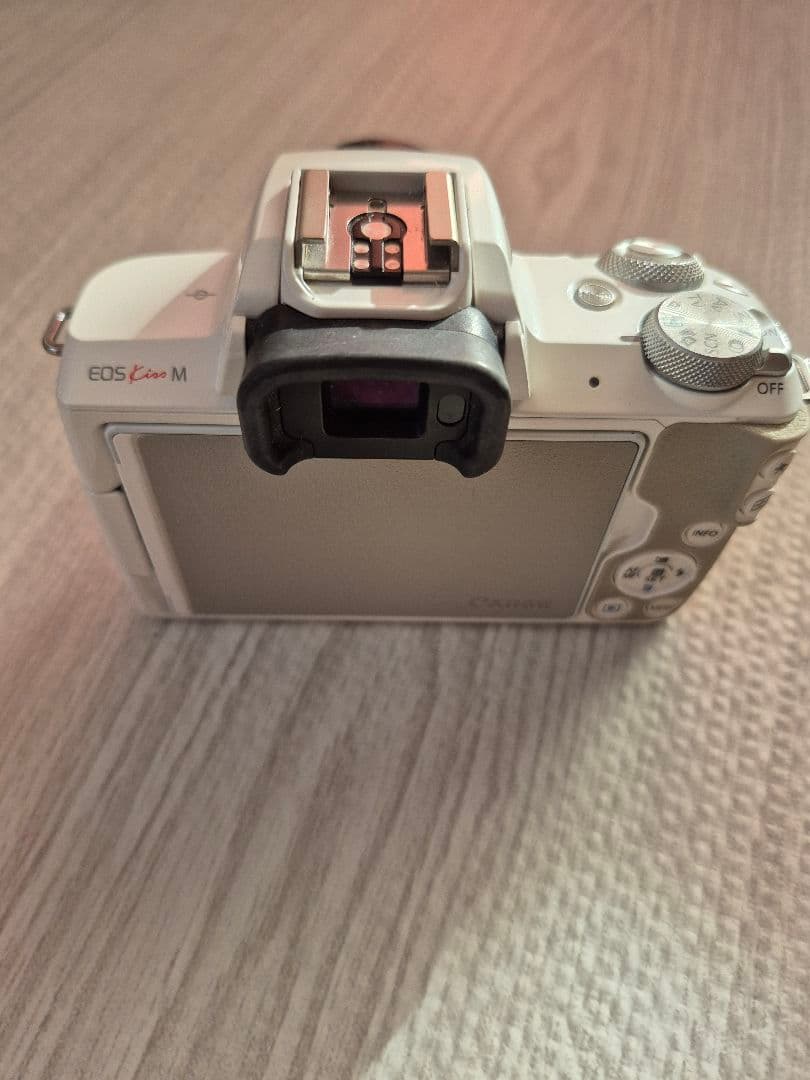 【動画撮影のみ可】Canon EOS Kiss M ホワイト 本体