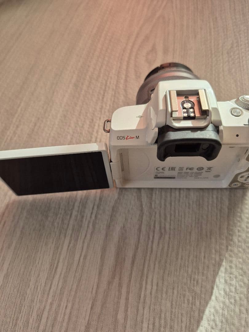 【動画撮影のみ可】Canon EOS Kiss M ホワイト 本体