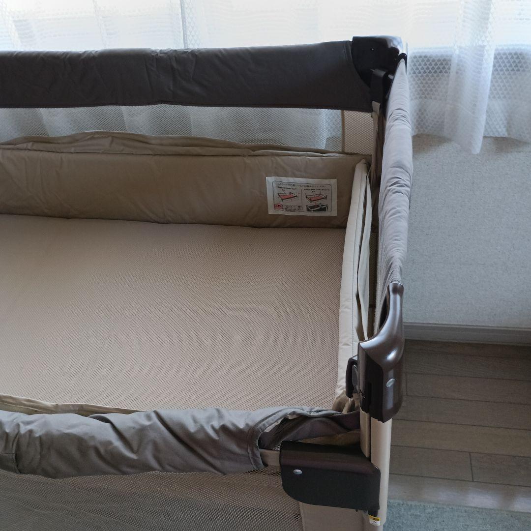ベビーベッド　ココネルエアー　Aprica