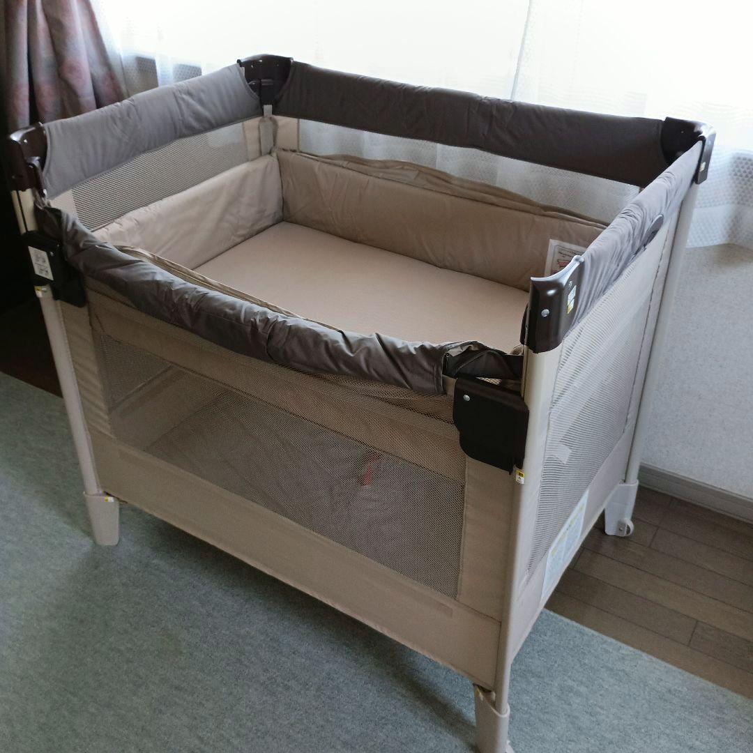 ベビーベッド　ココネルエアー　Aprica