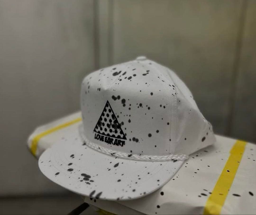 LOVE EAR ART 個展限定 メッシュキャップ