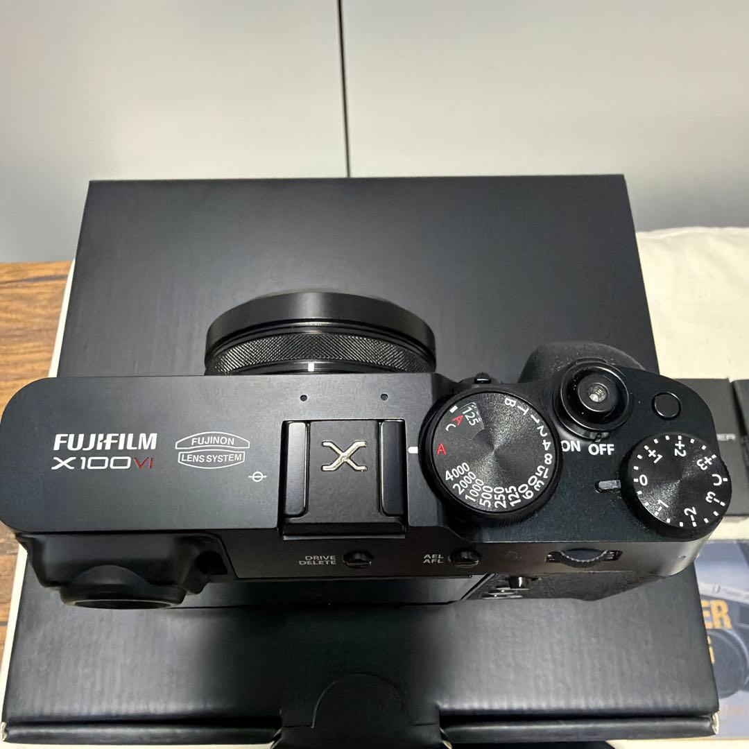 Fujifilm X100Ⅵ 日英2言語設定モデル　付属品多数