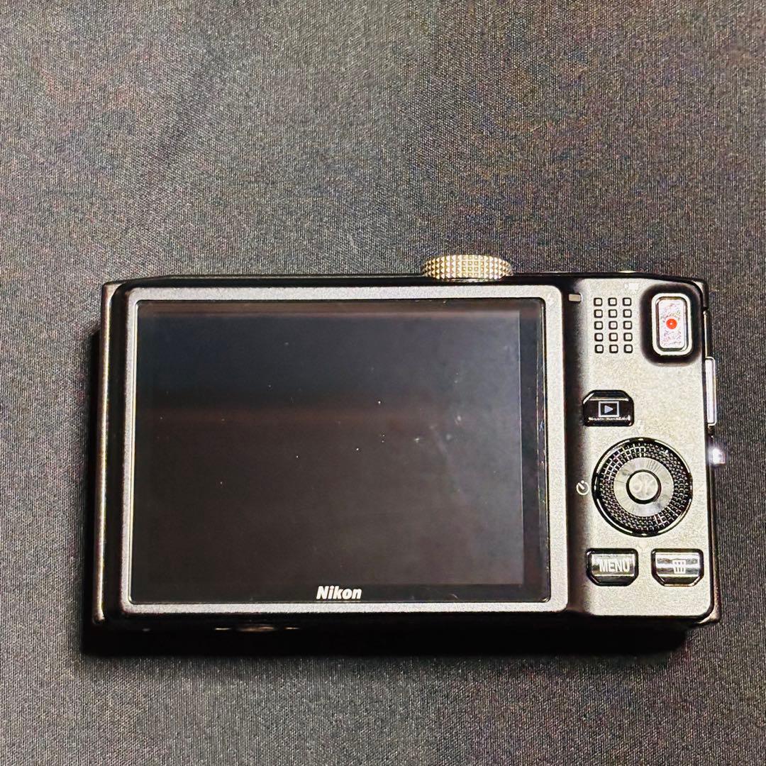 「美品」Nikon COOLPIX S8200 デジタルカメラ　シルバー