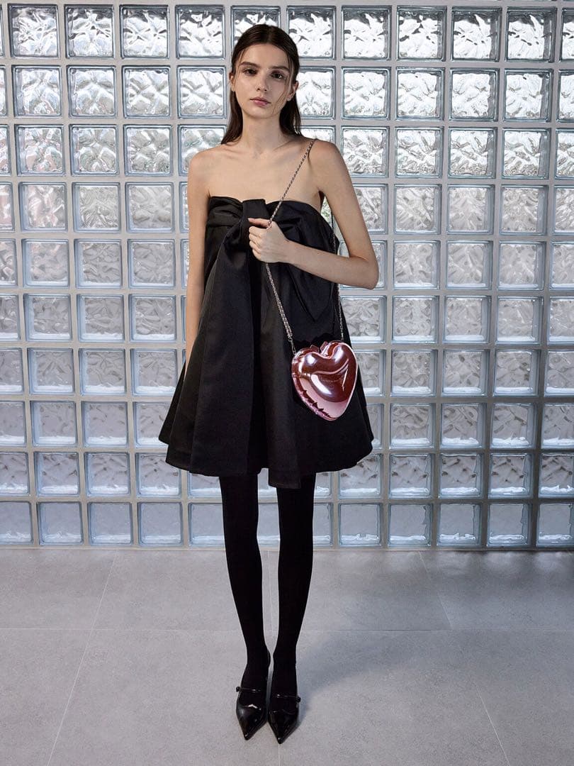 希少♡CHARLES & KEITH メタリックハート クラッチバッグ ピンク