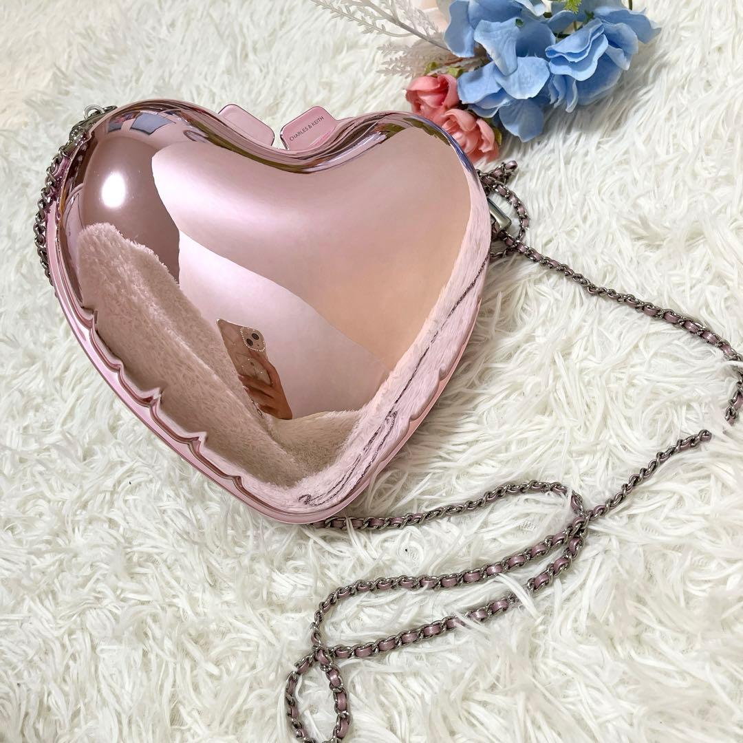希少♡CHARLES & KEITH メタリックハート クラッチバッグ ピンク