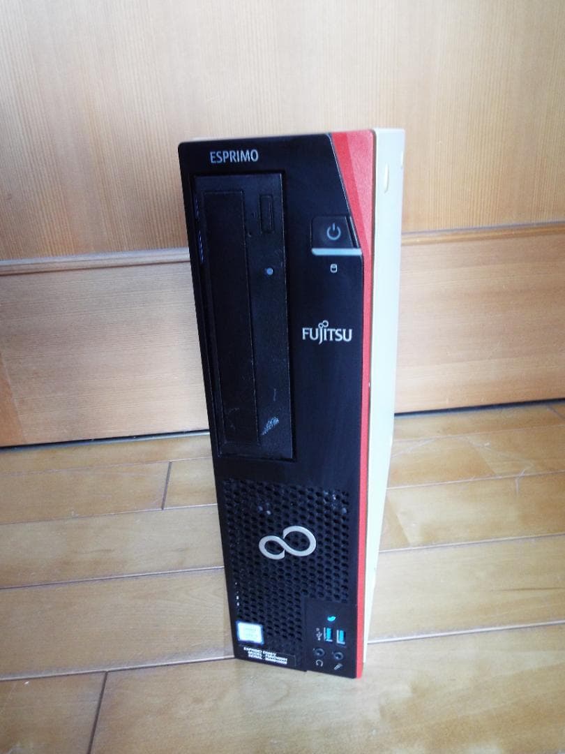 Windowsデスクトップ ESPRIMO D588/V i3-8100 16G SSD256GB+HDD