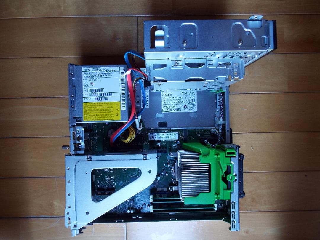 Windowsデスクトップ ESPRIMO D588/V i3-8100 16G SSD256GB+HDD