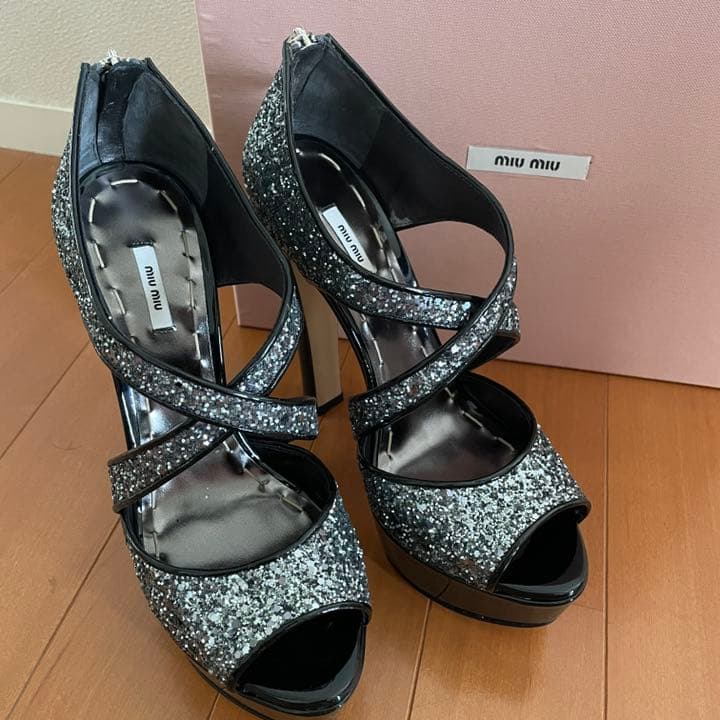 お値下げ　新品未使用　miu miu ミュウミュウ　グリッターサンダル　37.5