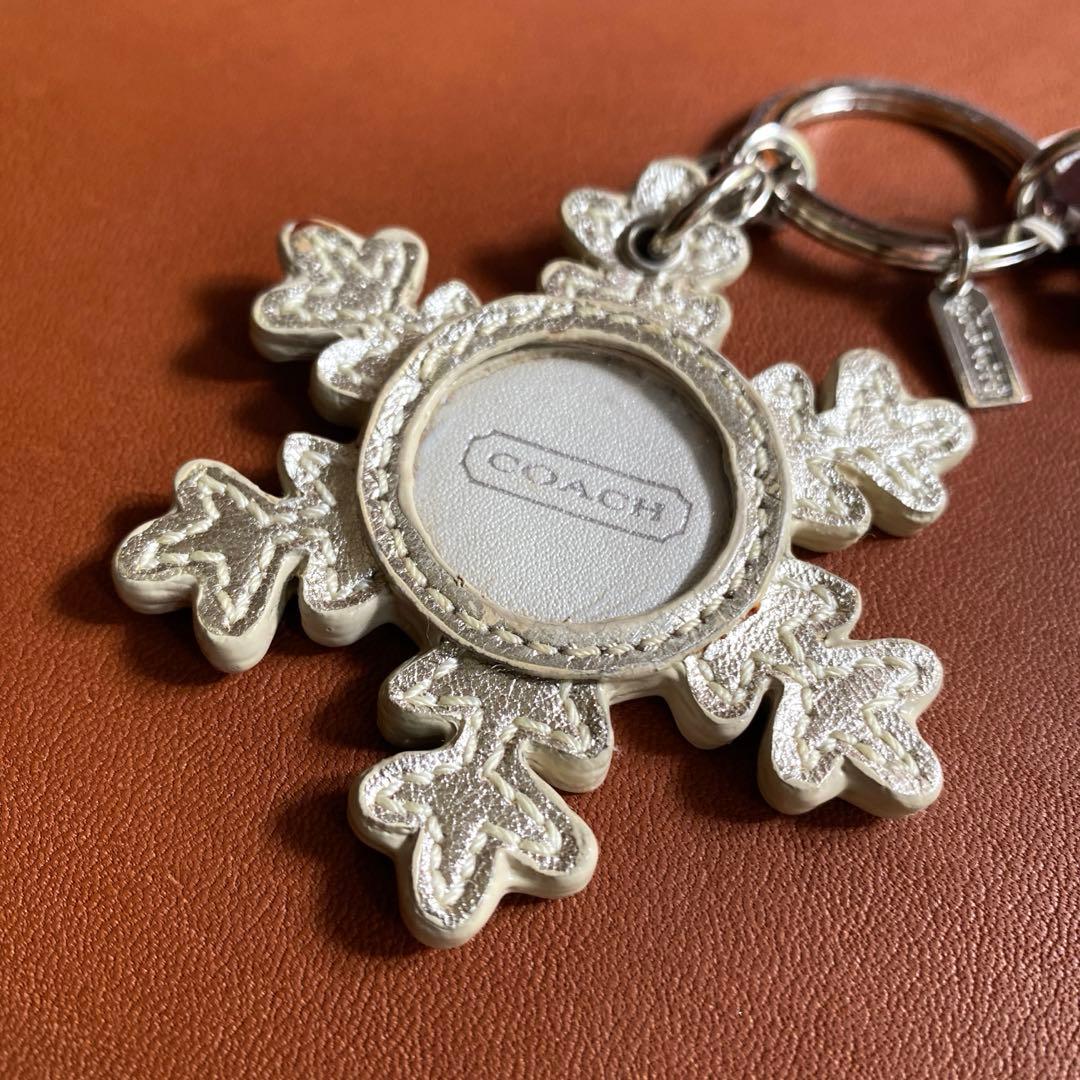 COACH 雪の結晶型写真入れキーホルダー　シルバー・パープル