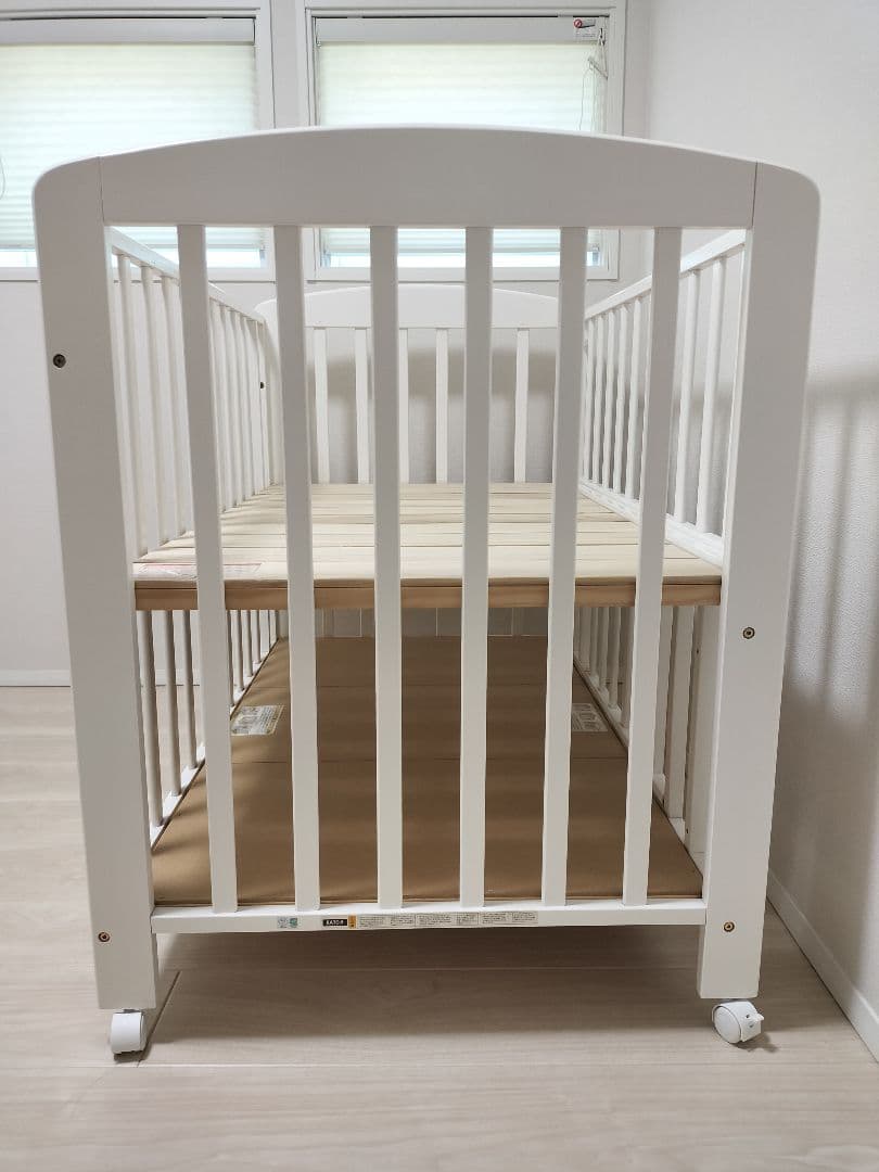 ベビーベッド　KATOJI カトージ　タチベッド