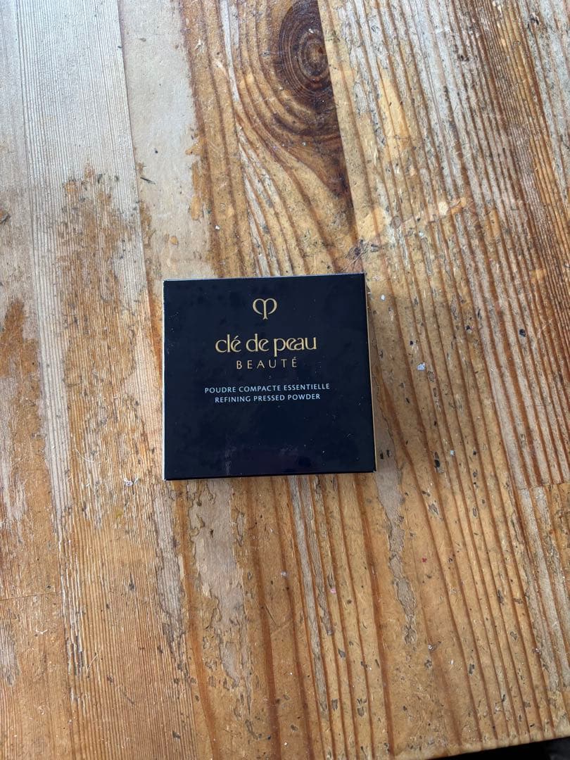 【新品】 クレドポーボーテ プードルコンパクトエサンシエルn フェイスパウダー