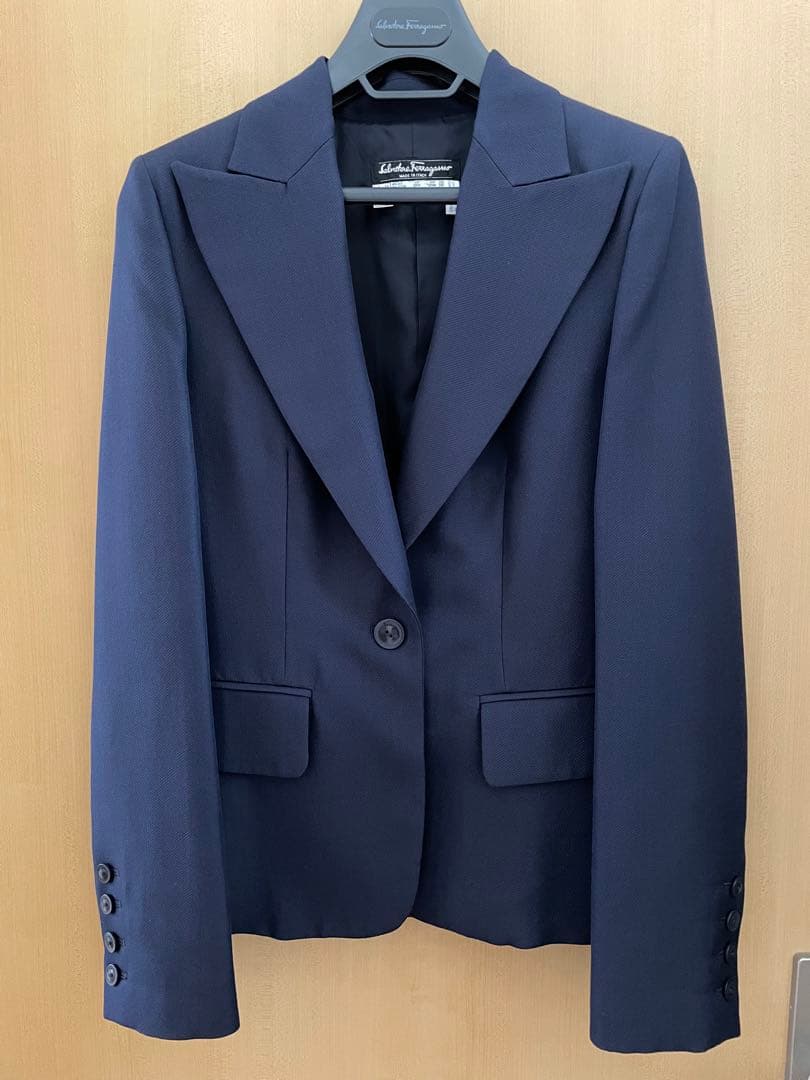 サルヴァトーレフェラガモ　ネイビー　ジャケット　ブレザー　　紺ブレ　トラッド