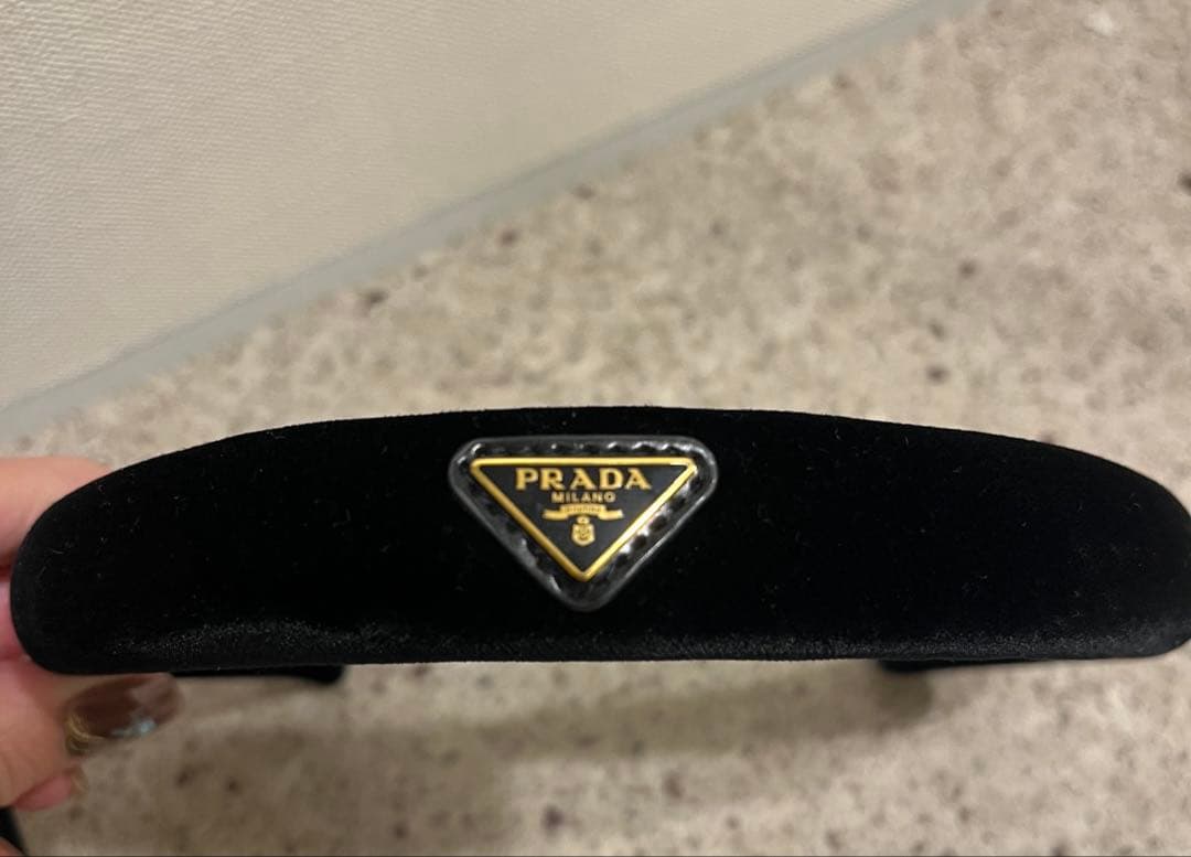 PRADA ベロア　カチューシャ