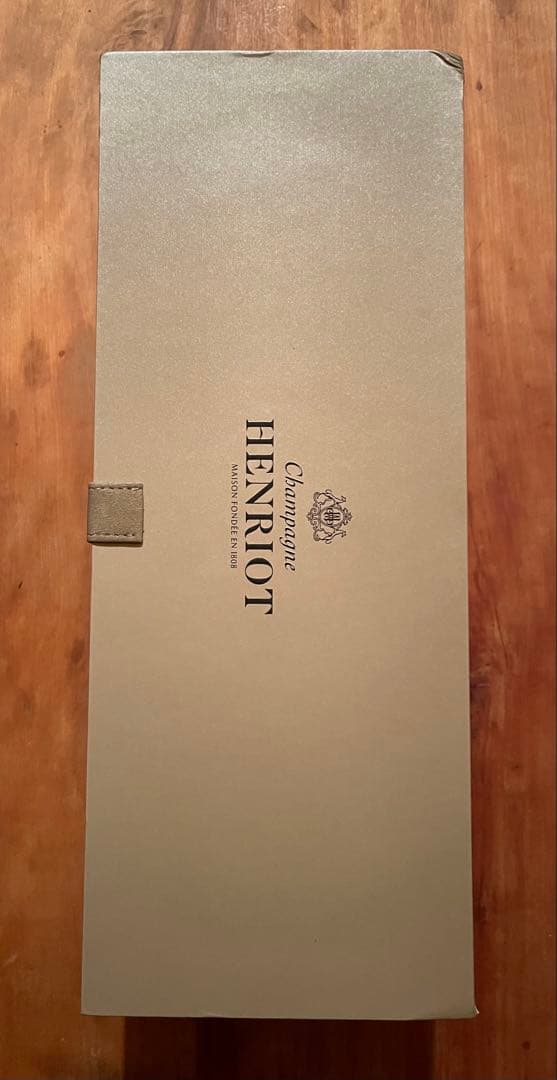 Henriot シャンパン 2008 ブリュット ギフトボックス付き