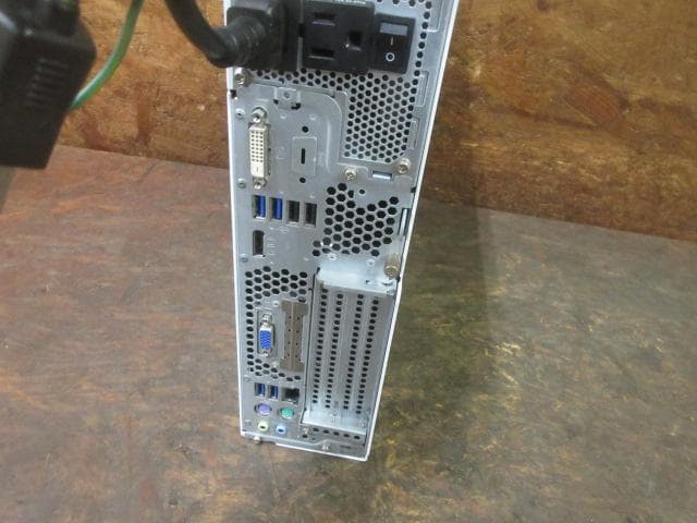 9送料込★ 富士通 ESPRIMO D588/TX i7 8th Genジャンク