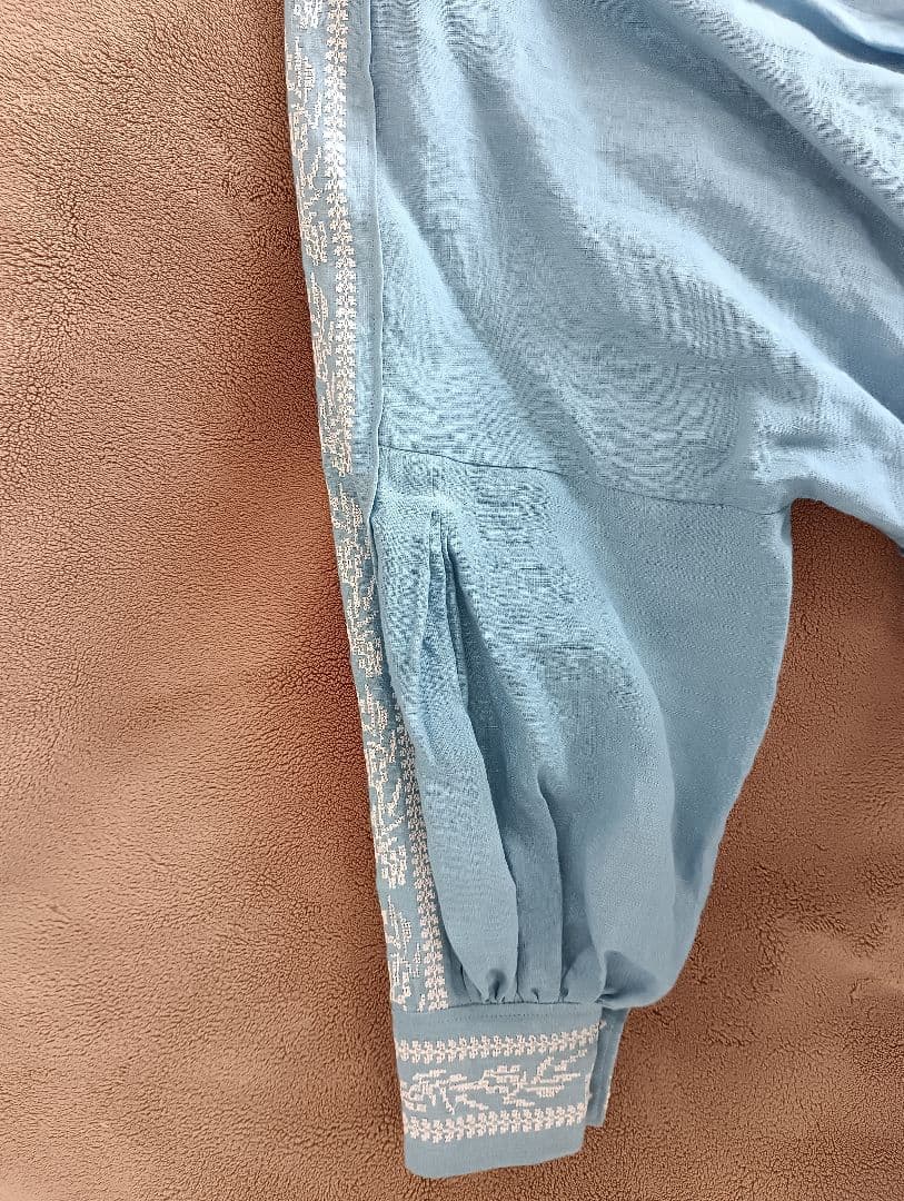 TOWAVASEリネン刺繍ブラウス未使用