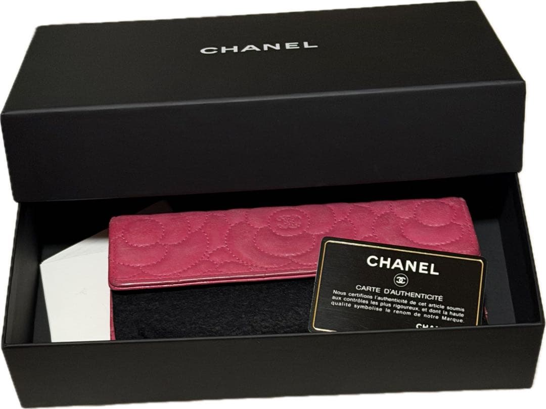 CHANEL ピンクレザー 長財布 認証カード付き