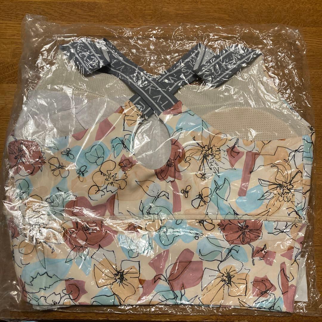 yk1013【SUKALA】ミックスフラワークロスロゴブラトップ Mサイズ