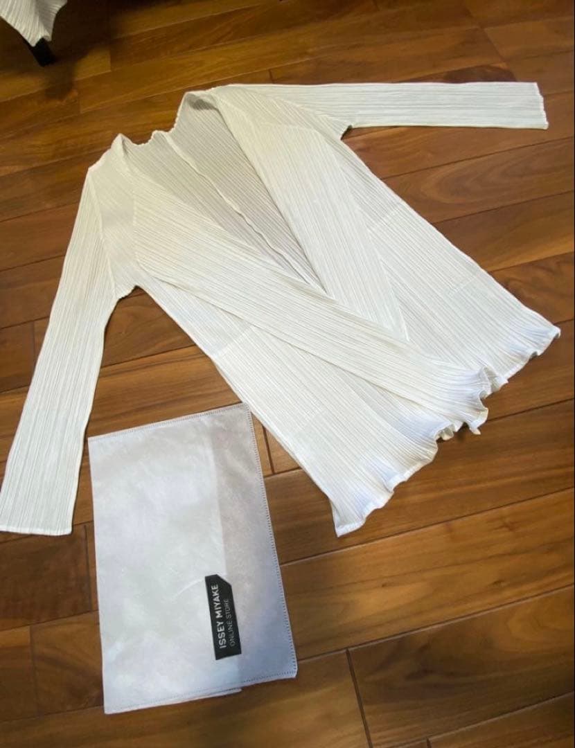 イッセイミヤケ‼️PLEATS PLEASE ロングカーディガン 72cmホワイト