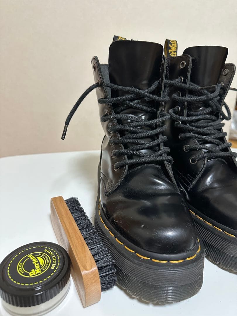 Dr.Martens 手入れ道具付き
