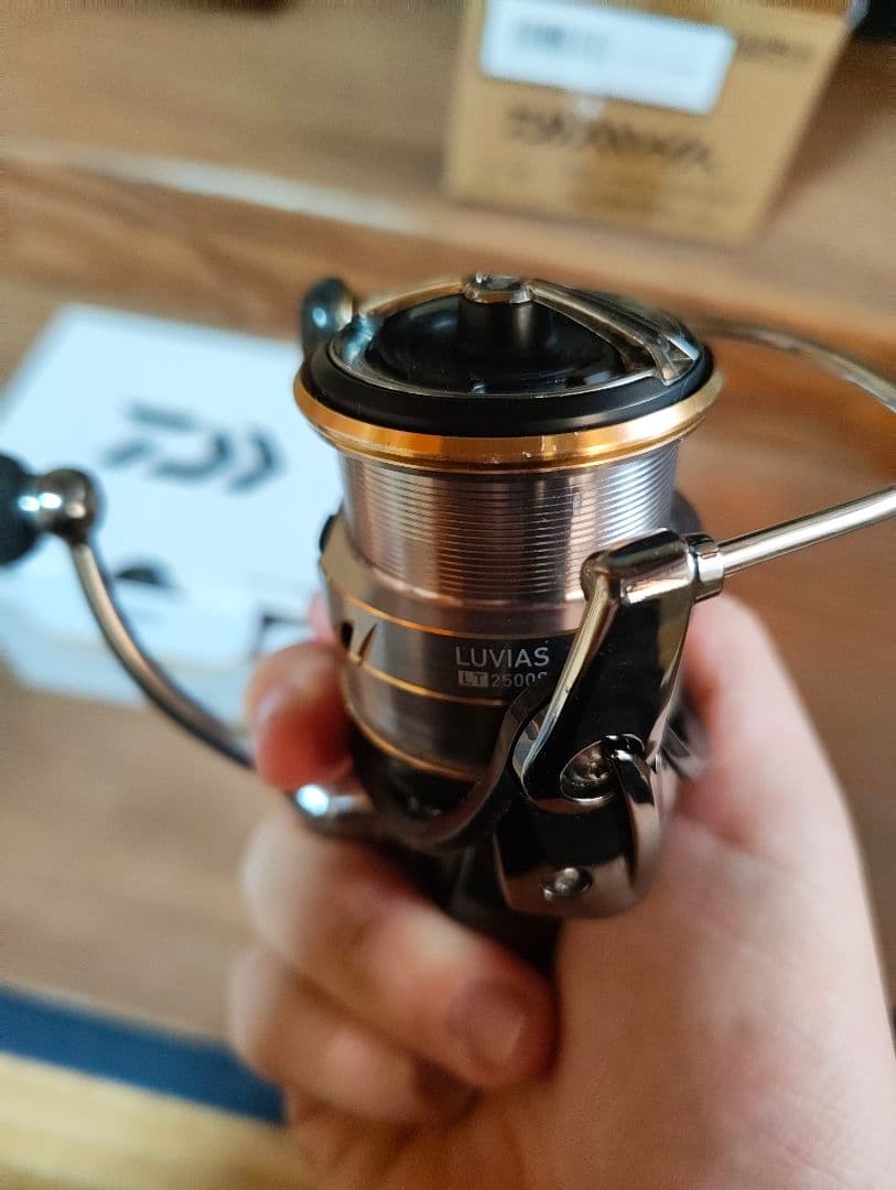 DAIWA 20ルビアス 20LUVIAS 2500 スピニングリール