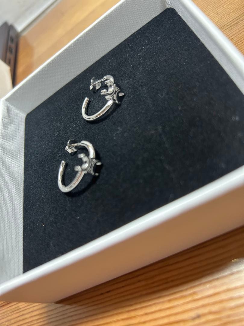 極美品　CELINE セリーヌ ピアス トリオンフ