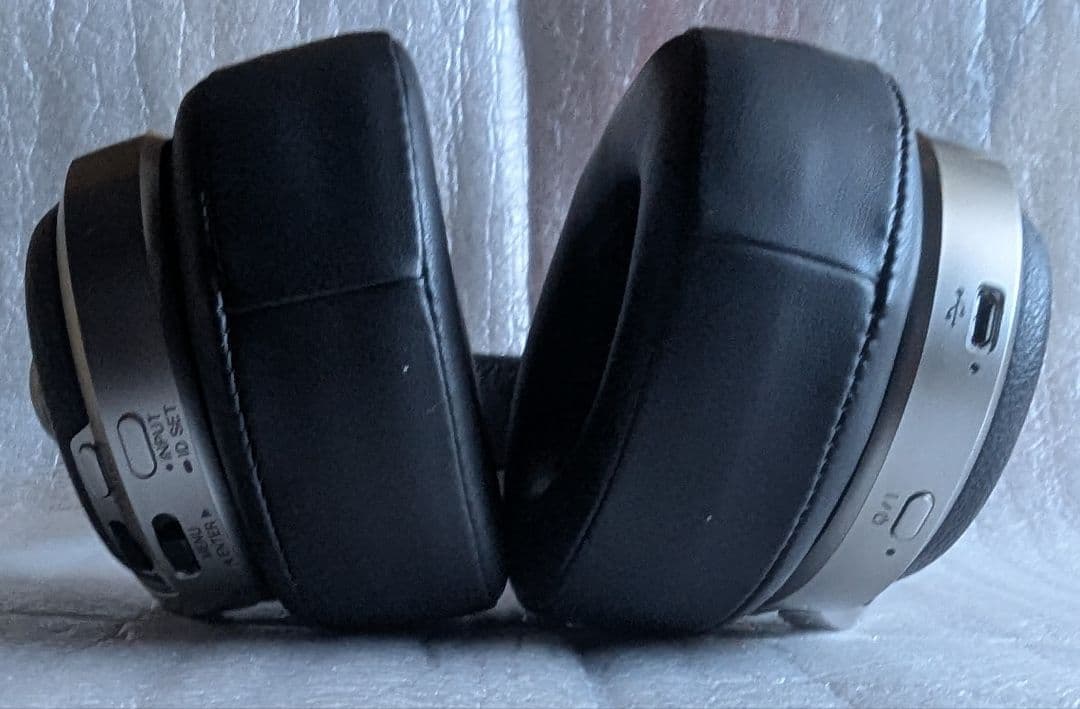 イヤーパッド・バッテリー交換済　SONY「ソニーMDR-HW700DS」動作品