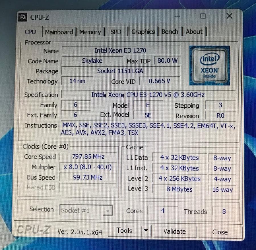良品 W570 (Xeon E3-1270v5/8GB/Win11)