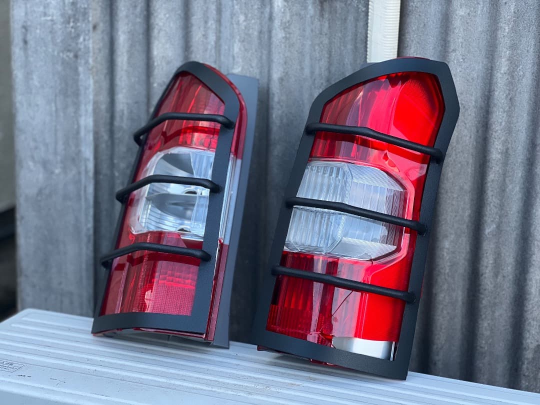 プロボックス　サクシード　テールランプガード　左右