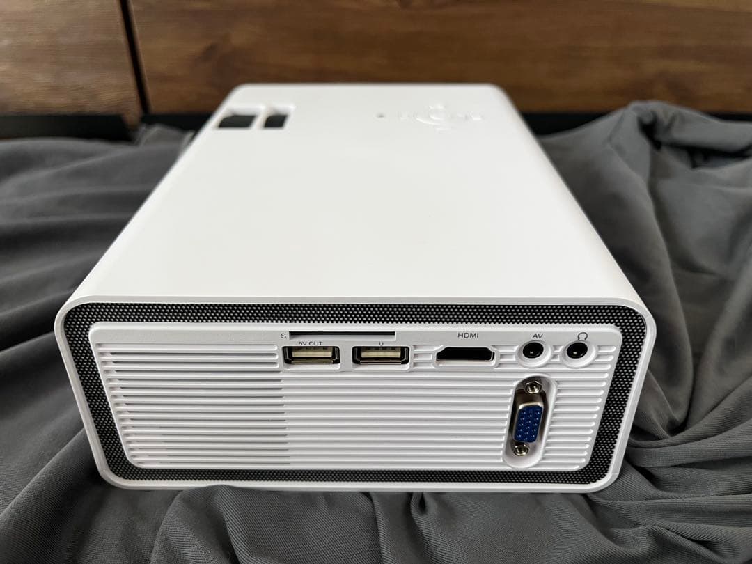 Yaber V5 プロジェクター 小型 フルHD対応 外箱・付属品完備