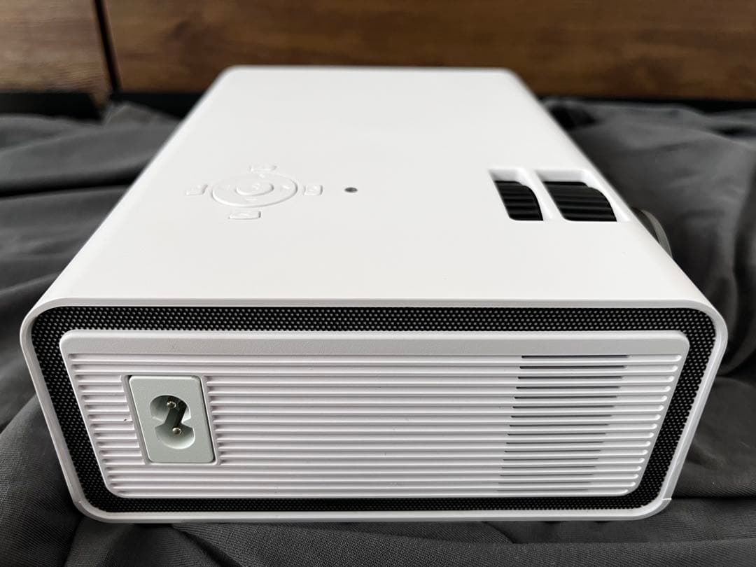 Yaber V5 プロジェクター 小型 フルHD対応 外箱・付属品完備