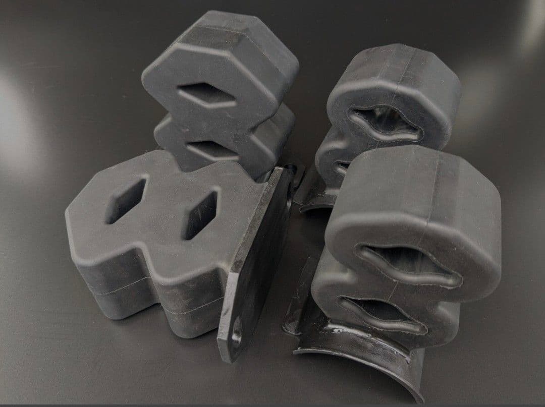 ジムニー ビッグサイズ8の字バンプラバー バンプストッパー 硬度ハードタイプ