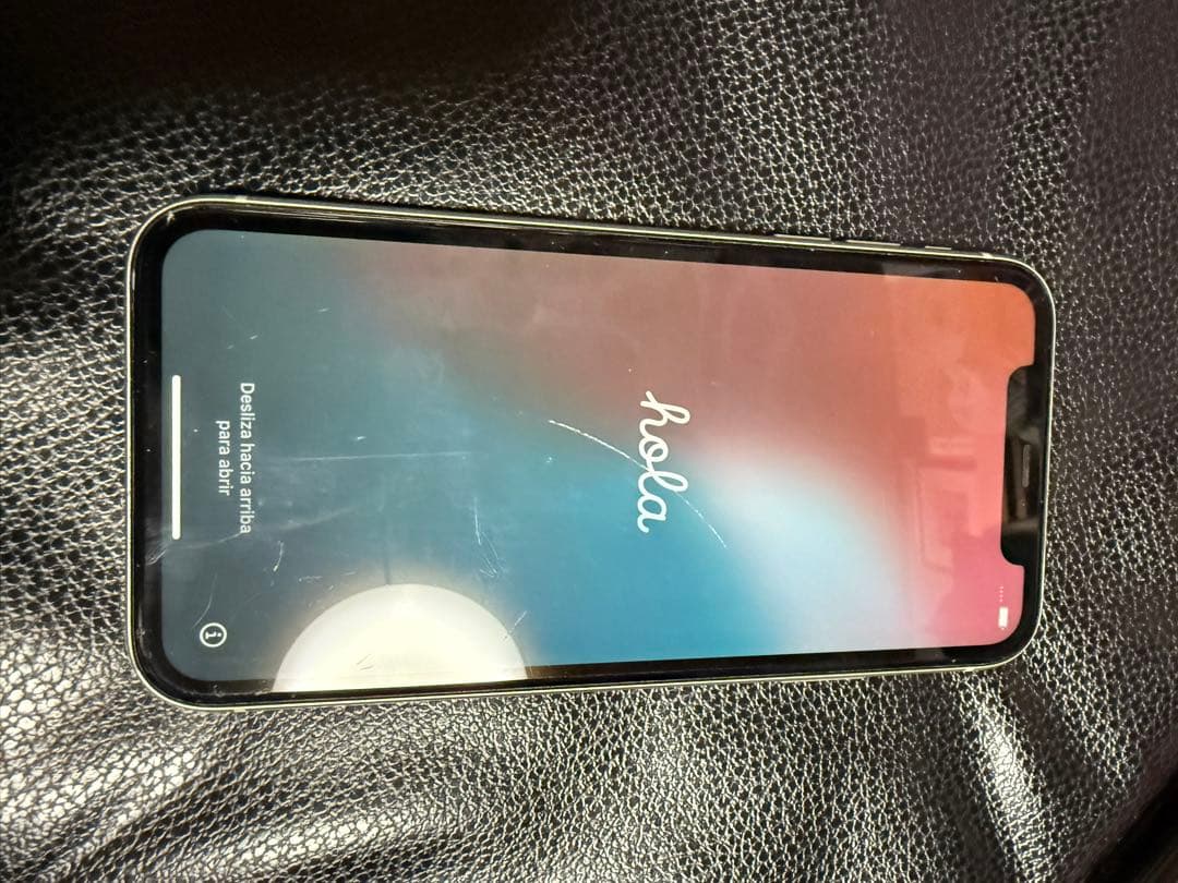 iPhone 11 128GB ホワイト SIMフリー カバー3種付