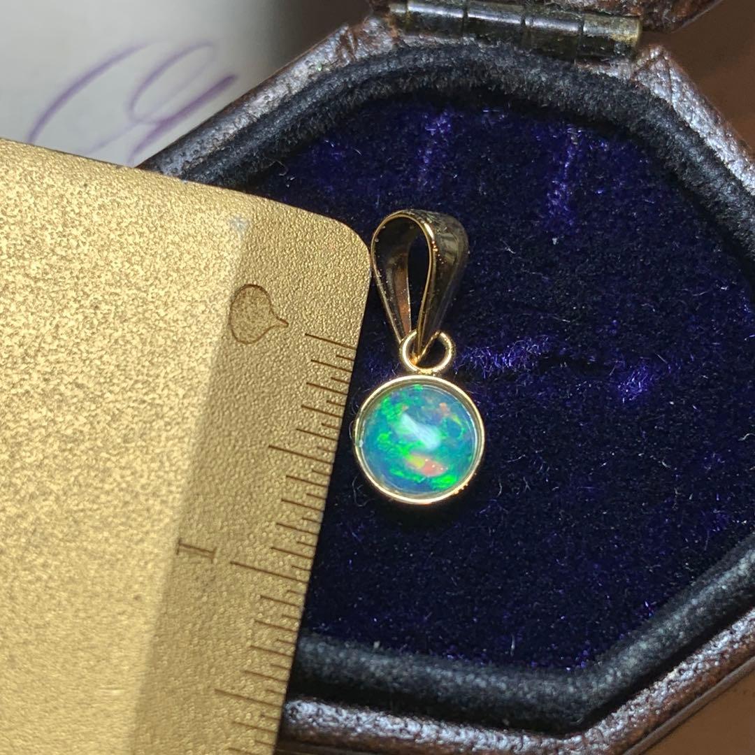 オーストラリア産オパール / 0.29ct K18ペンダントトップ
